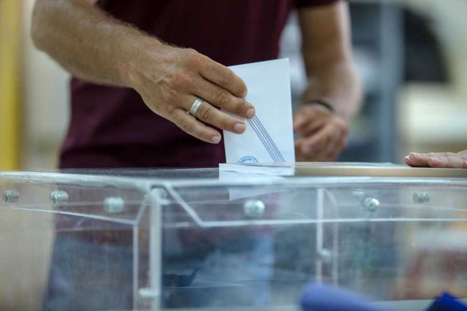 Δημοσκόπηση 2018: Προβάδισμα 10,2% της ΝΔ έναντι του ΣΥΡΙΖΑ