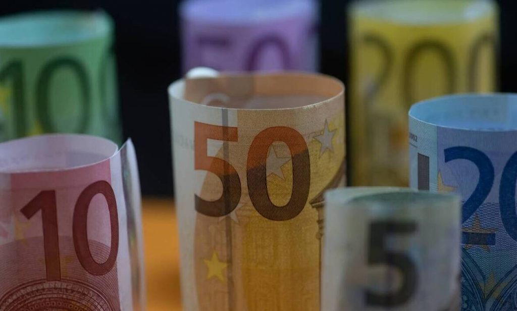 Επίδομα 800 ευρώ – ελεύθεροι επαγγελματίες: Πότε θα γίνει η πληρωμή – Ποιοι είναι οι δικαιούχοι