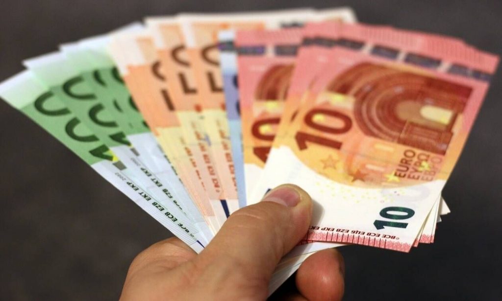 Επίδομα 534 ευρώ: Πότε θα δοθεί – Ποιοι θα το πάρουν Μάιο και Ιούνιο