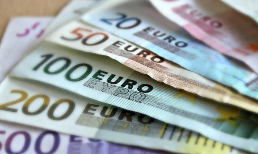 Επίδομα 400 ευρώ στους μακροχρόνια ανέργους: Πότε θα μπουν τα χρήματα