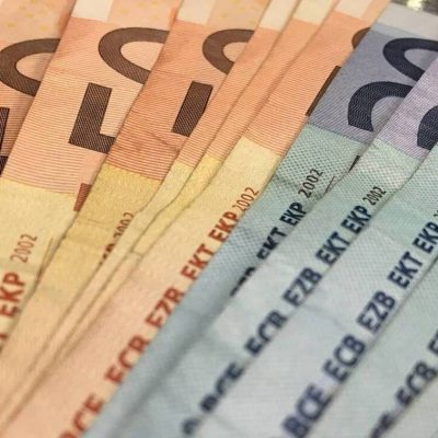 Επίδομα 534 ευρώ: Πότε θα γίνει η πληρωμή – Πότε θα φανούν τα χρήματα