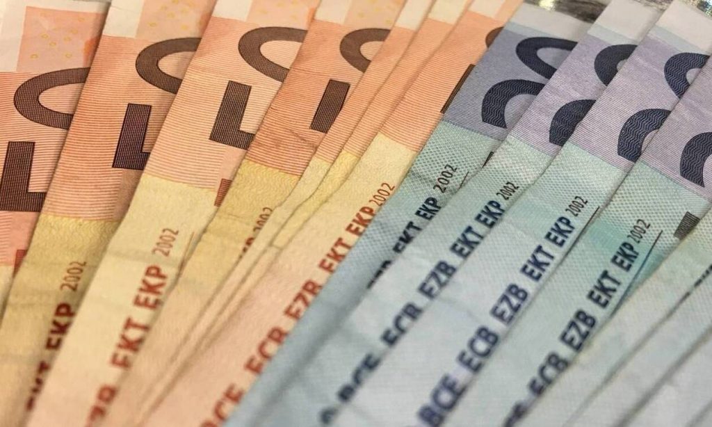 Η απόλυτη κοροϊδία με το επίδομα των 534 ευρώ – Στο… χρονοντούλαπο της ιστορίας το 800αρι