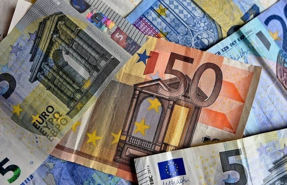 Σας αφορά: Έκτακτο επίδομα 700 ευρώ – Ποιοι θα το λάβουν και πότε
