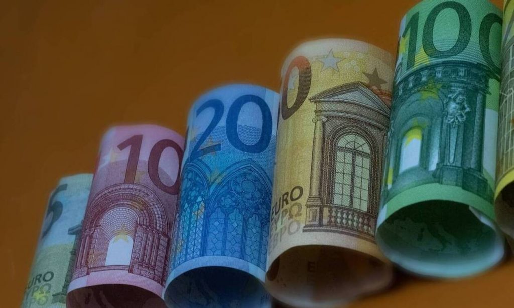 Επίδομα 534 ευρώ: Πώς θα υπολογιστεί το Φεβρουάριου – Όλες οι παγίδες