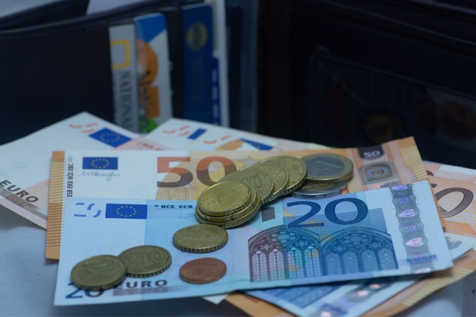 Επιστρεπτέα προκαταβολή 7: Πότε οι αιτήσεις – Ποιοι θα λάβουν έως 100.000 ευρώ