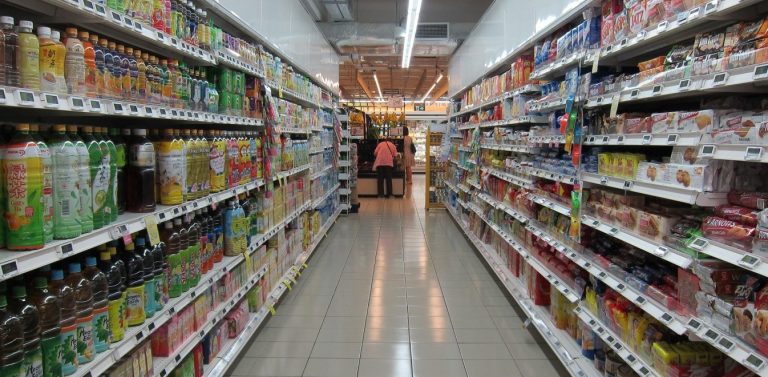 Ποια πανδημία; Σαρώνουν τα… πάντα τα σούπερ μάρκετ