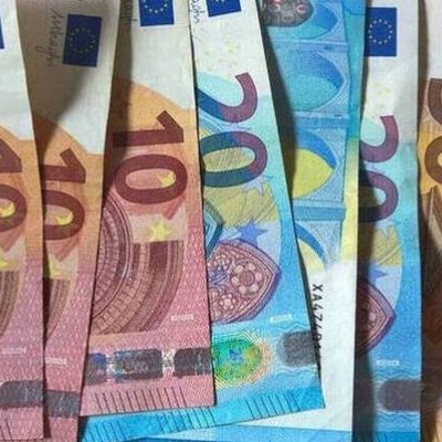 Δεν είναι φάρσα: Το κράτος χαρίζει 210 ευρώ το μήνα για πέντε χρόνια