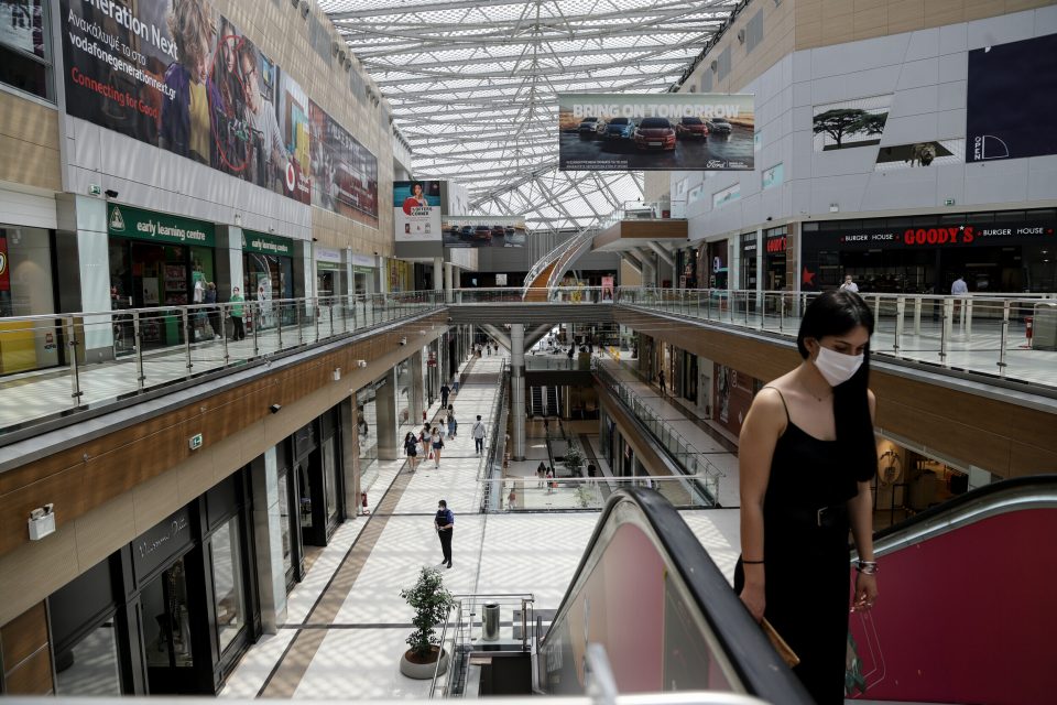 Προσοχή: Τι αλλάζει σε σούπερ μάρκετ, Malls και εκπτωτικά χωριά