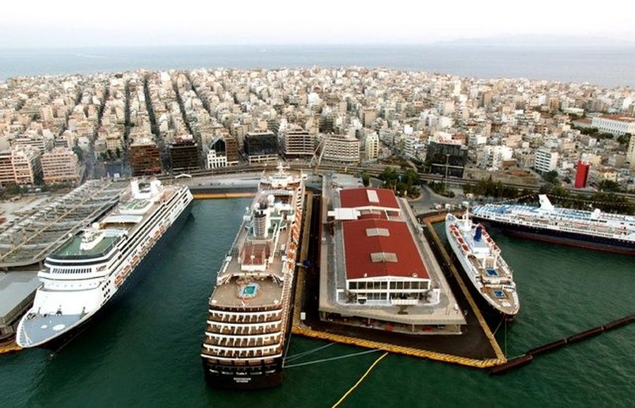 Η επέλαση των Κινέζων – Δικό τους όλο το λιμάνι του Πειραιά!