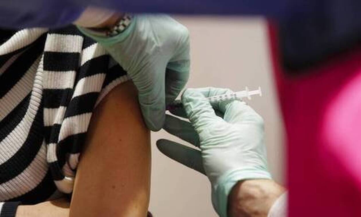 Δείτε το νέο ΦΕΚ: Αυτά τα επαγγέλματα πρέπει να εμβολιαστούν υποχρεωτικά (ΛΙΣΤΑ)