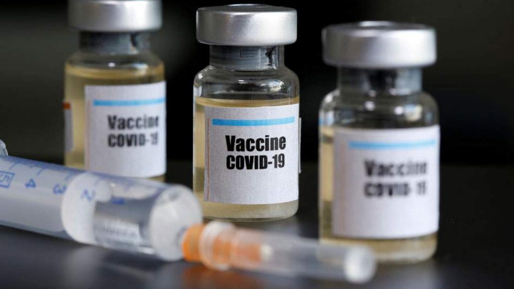 Τρίτη δόση εμβολίου: Τι θα γίνει με αυτούς που έκαναν AstraZeneca και Johnson & Johnson