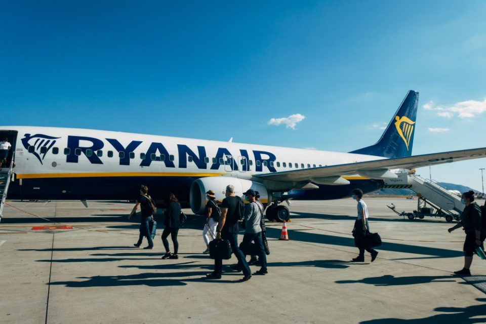 Απίθανη προσφορά από την Ryanair: Δείτε τι δίνει η εταιρεία