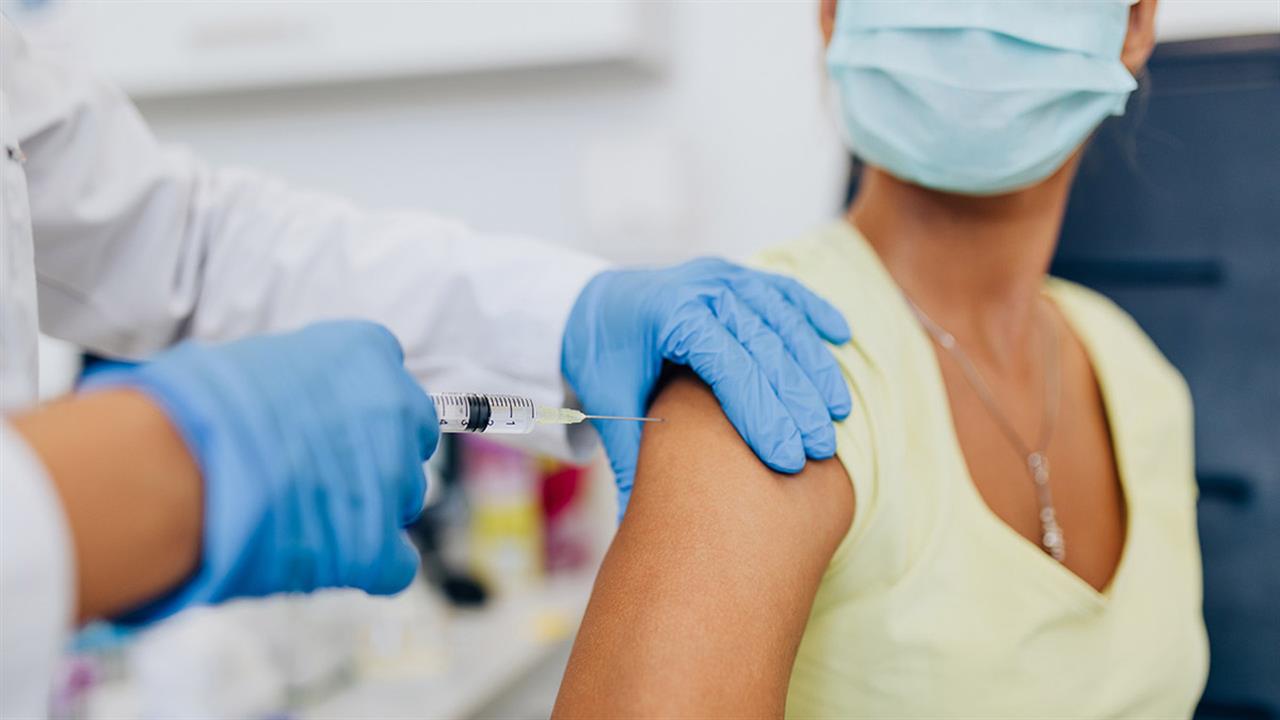Υποχρεωτικός εμβολιασμός: Ανακοινώθηκε! Το πρόστιμο αν δεν κάνεις το εμβόλιο