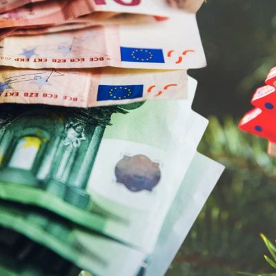 Έκτακτο επίδομα Χριστουγέννων: Ποιοι θα πάρουν από 250 έως 1.000 ευρώ