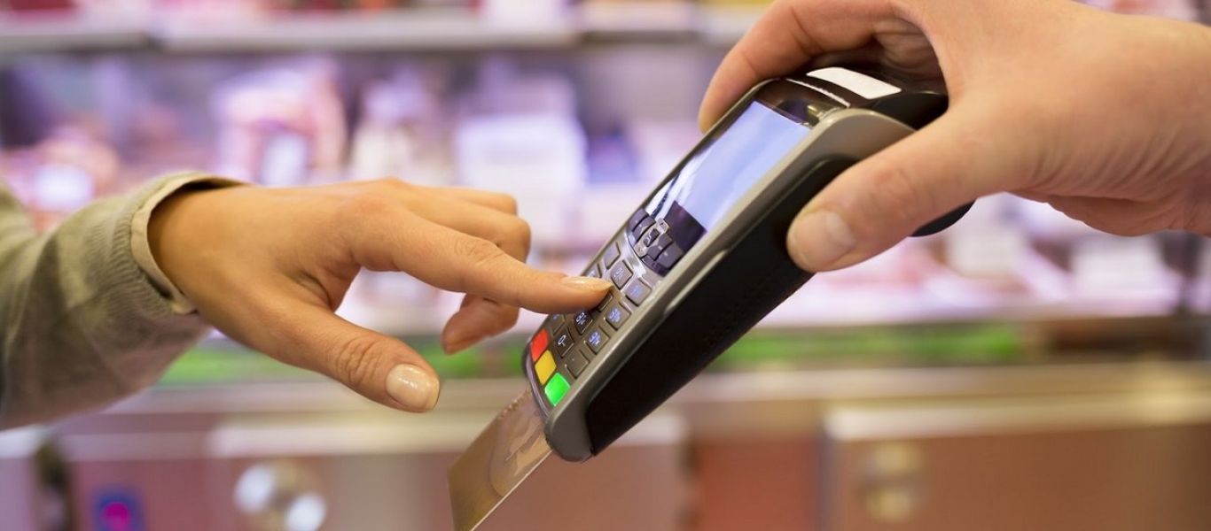 Πληρώνεις με χρεωστική ή πιστωτική κάρτα; Έκτακτη ανακοίνωση – Δείτε τι άλλαξε