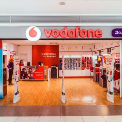 H Vodafone… τρελάθηκε: Δείτε το απίθανο δώρο που δίνει σε όλους για τα Χριστούγεννα 2021