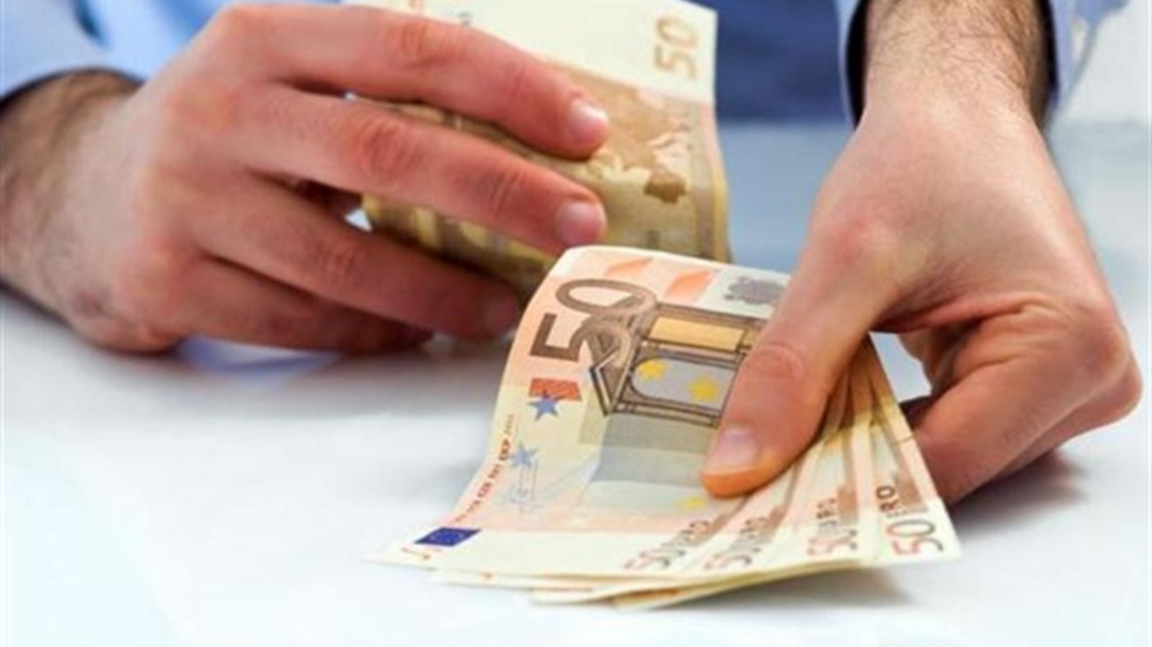 Επίδομα 250 ευρώ: Μήπως δεν πήρατε τα λεφτά; Τι πρέπει να κάνετε
