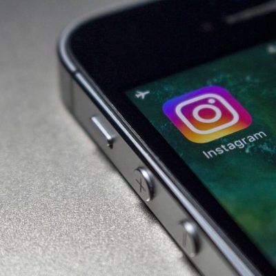 Σάλος με την απόφαση του Instagram: «Θέλετε story; Πληρώστε μας»