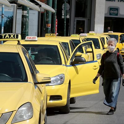 Ταξί: Αυξάνονται τα κόμιστρα – Ποιοι δικαιούνται επιδότηση 22.500 ευρώ