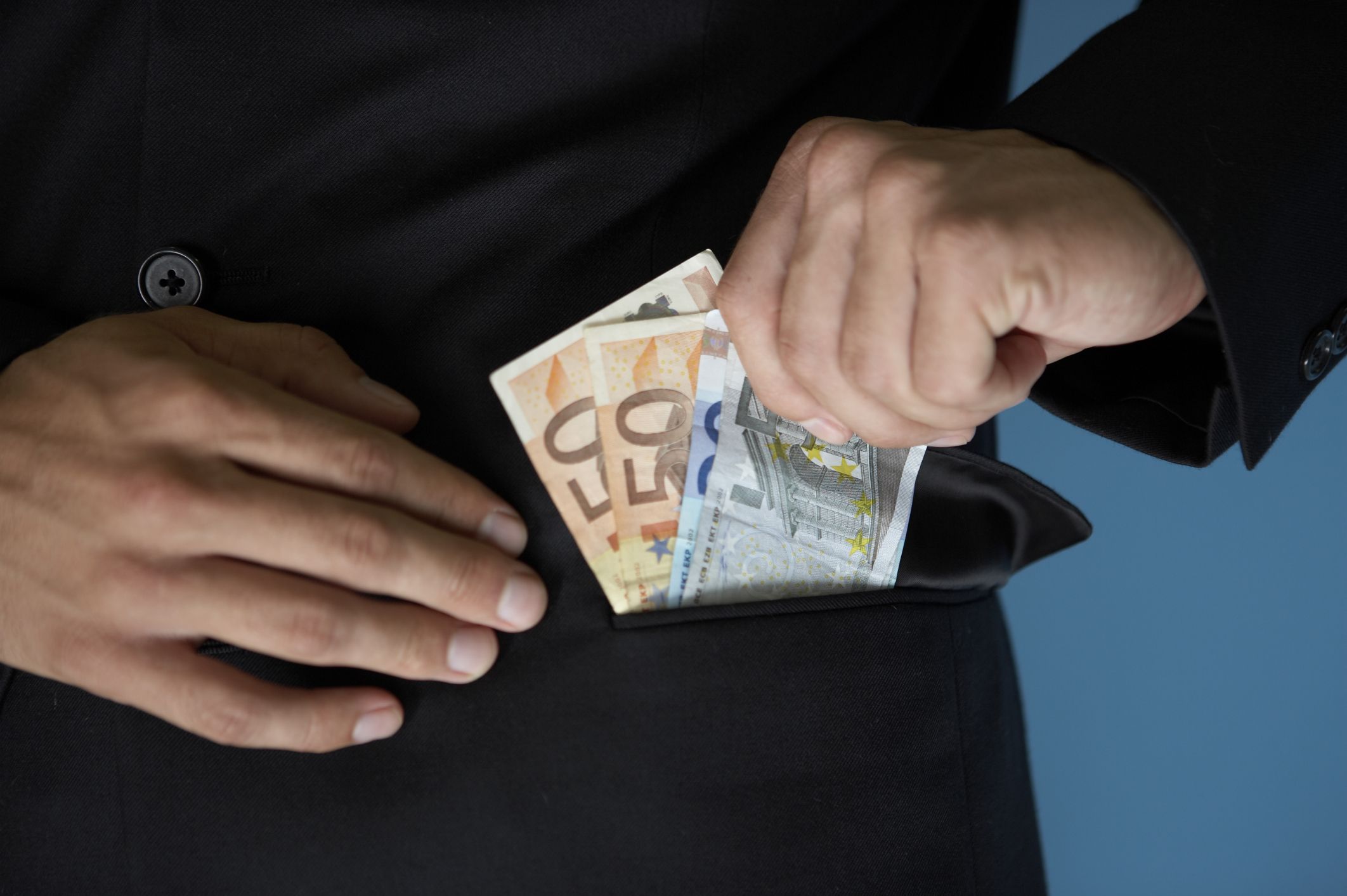 «Επίδομα» από 1.000 έως και 50.000 ευρώ το μήνα; Κι όμως υπάρχει!