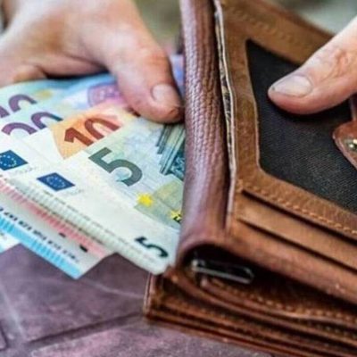 Σοκ για χιλιάδες συνταξιούχους: «Ψαλίδι» 110 ευρώ λόγω… λάθους!