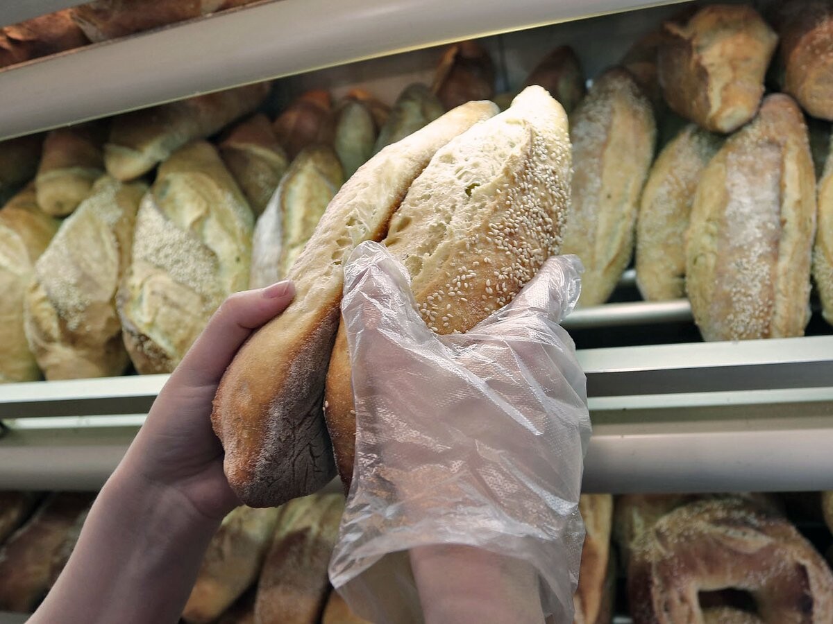Ραγδαίες εξελίξεις: Στο… Θεό και η τιμή του ψωμιού μετά τα καύσιμα