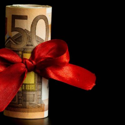 Δώρο Πάσχα 2022: Πότε η πληρωμή – Υπολογίστε ΕΔΩ πόσα χρήματα δικαιούστε