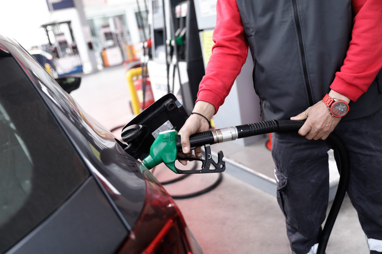 Τι είναι η κάρτα καυσίμων: Έτσι θα πάρεις μεγαλύτερη έκπτωση στη βενζίνη
