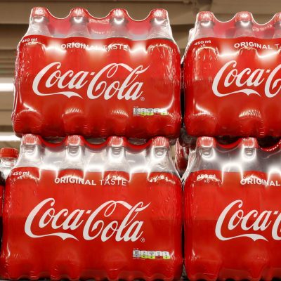 «Βόμβα» με την Coca – Cola: «Θα την αγοράσω και θα της βάλω μέσα κοκαΐνη»