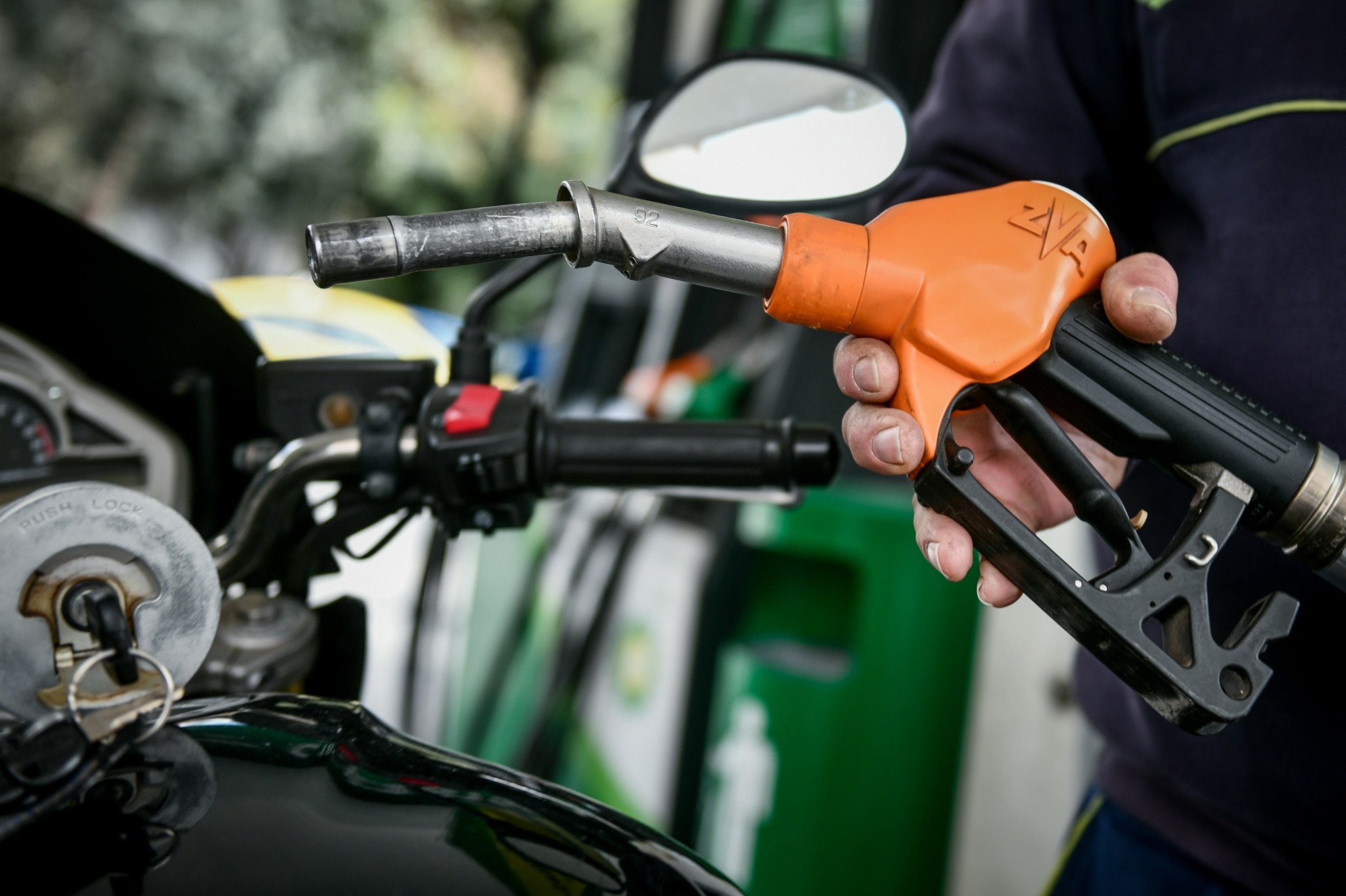 Επίδομα βενζίνης 2022: Αιτήσεις ΕΔΩ ανάλογα με τον ΑΦΜ - Το λάθος που δεν πρέπει να κάνετε