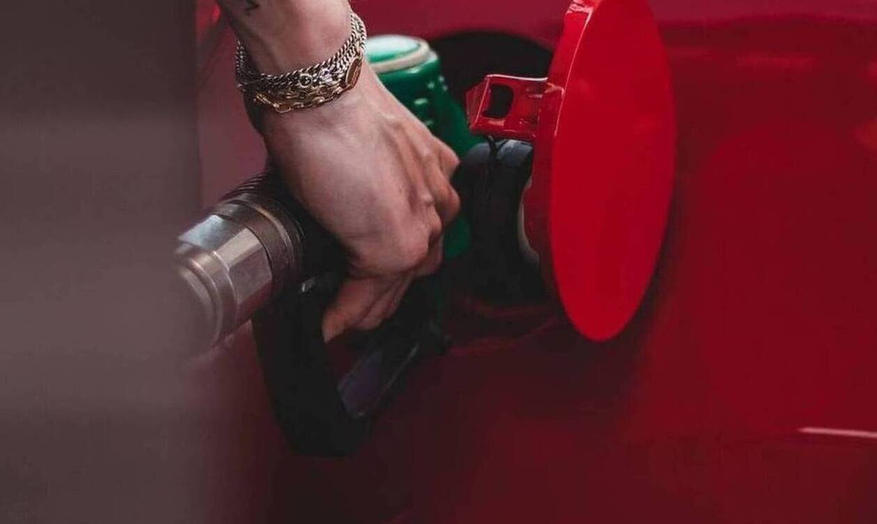 Αίτηση για επίδομα βενζίνης: Πού και πώς θα την κάνετε – Πότε θα μπουν τα χρήματα