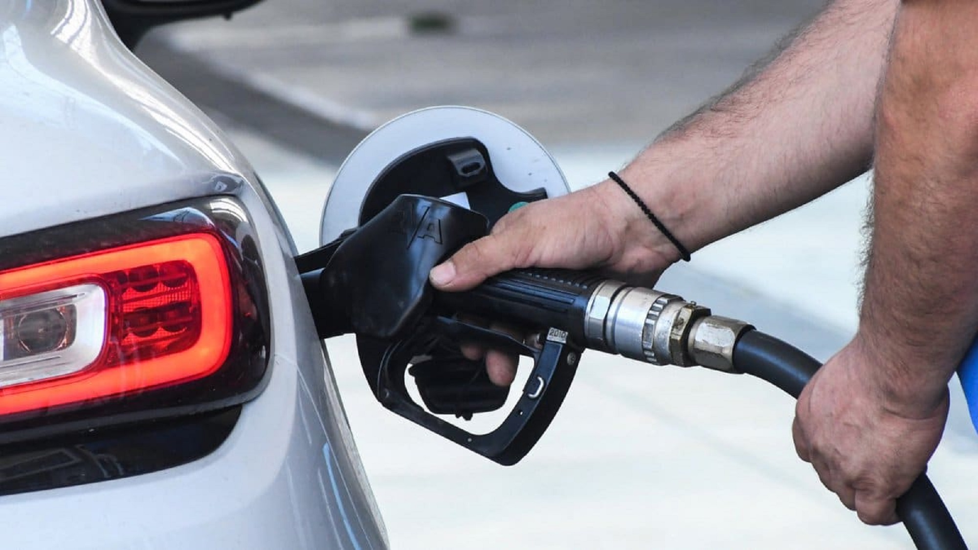 Κουπόνι βενζίνης: Aνοίγει η πλατφόρμα - Αίτηση ΕΔΩ στο gov.gr σε τρία βήματα