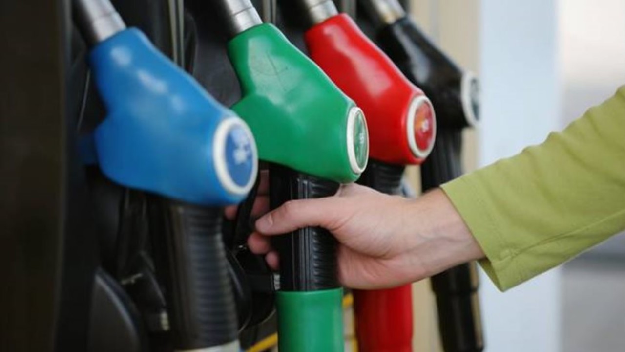 Επιδότηση βενζίνης: Έκτακτες ανακοινώσεις – Δίνουν νέο επίδομα