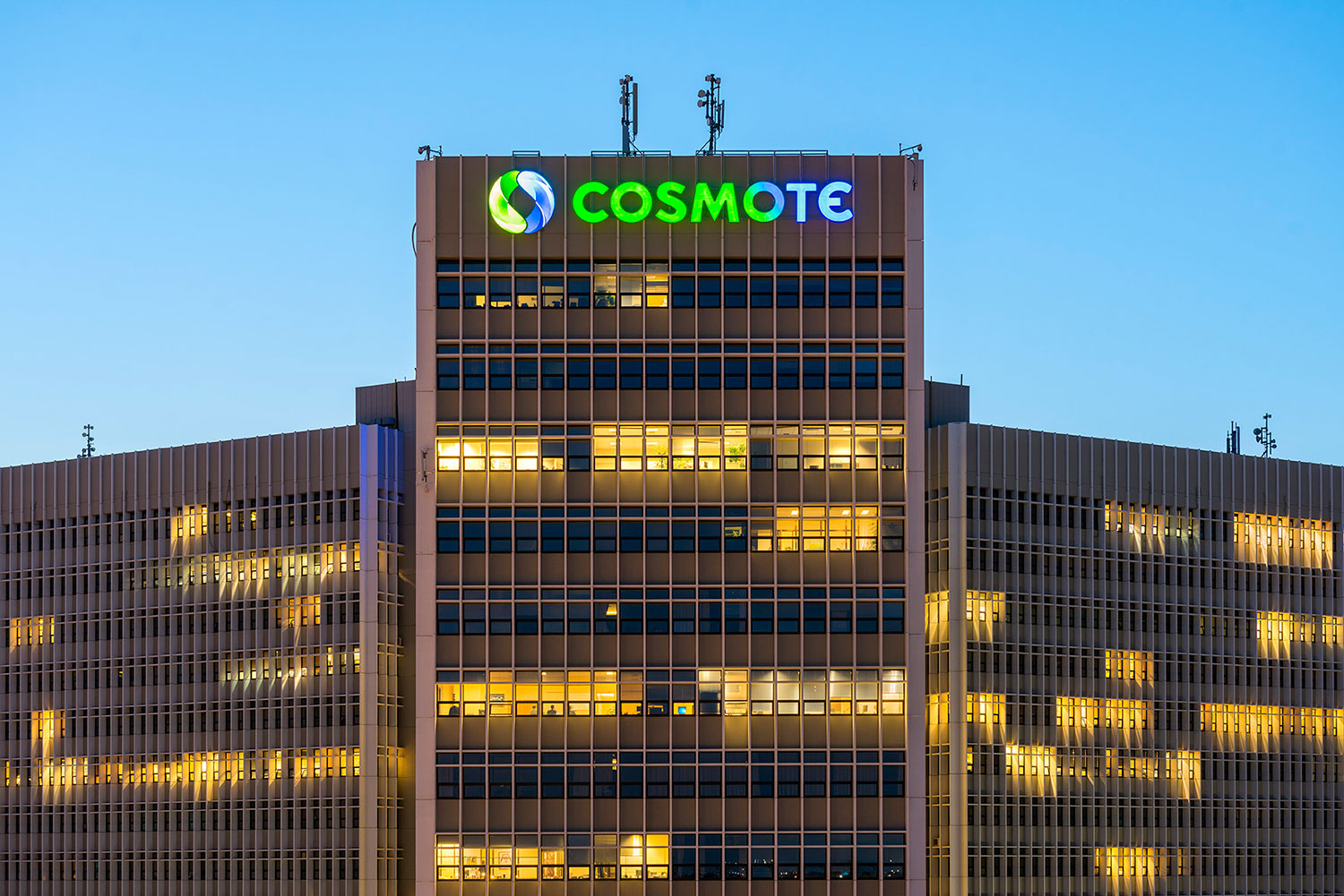 Ασύλληπτη προσφορά από την Cosmote: Δείτε τι δίνει σχεδόν τσάμπα