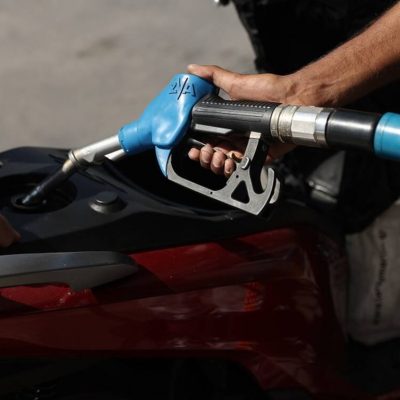 Fuel Pass 2: Πώς θα πάρετε 100 ευρώ επίδομα βενζίνης