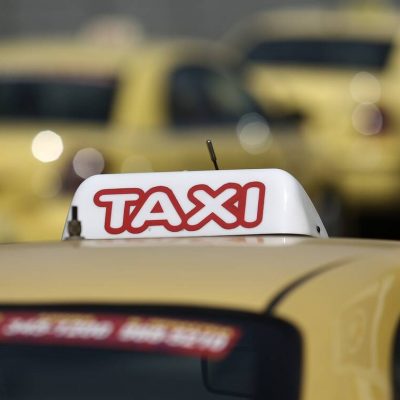 Ταρίφα όπως… κρουαζιέρα: Δείτε πόσο αυξάνεται πλέον η κούρσα των ταξί