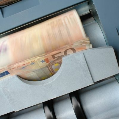 Πώς θα πάρετε επίδομα διακοπών 200 ευρώ – Οι δικαιούχοι