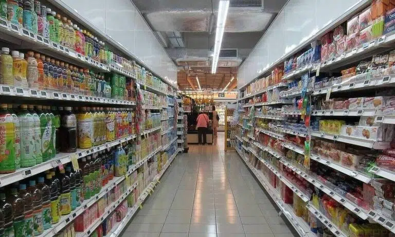 Χαμός στα σούπερ μάρκετ: Οργή των πελατών