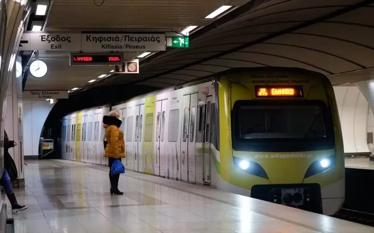 Καταργήθηκε το εισιτήριο σε Μετρό και λεωφορεία της Αθήνας – Ανακοίνωση