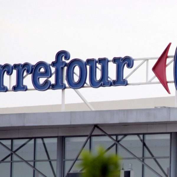 «Βόμβα» από τα Carrefour: «Πάγωσε» τις τιμές – Πανικός στα άλλα σούπερ μάρκετ
