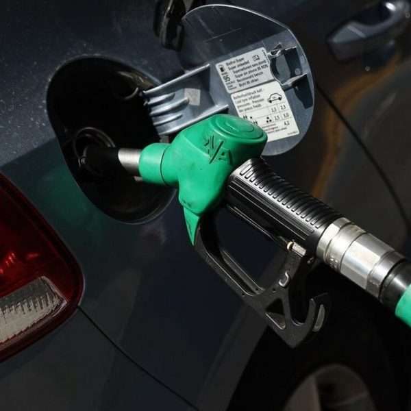 Νέο σοκ με την τιμή της βενζίνης: Δείτε τι μας περιμένει σε λίγες μέρες