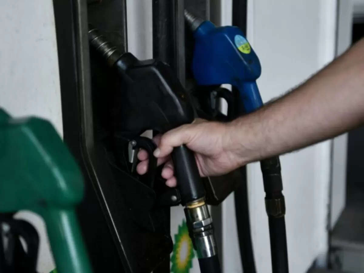 Σάλος: Γέμισε με νοθευμένη  βενζίνη η Ελλάδα – Πώς θα το καταλάβετε