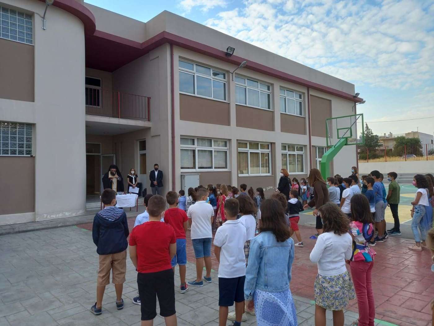 Ολοήμερα σχολεία: Έκτακτη ανακοίνωση για το διευρυμένο ωράριο σε Νηπιαγωγεία και Δημοτικά