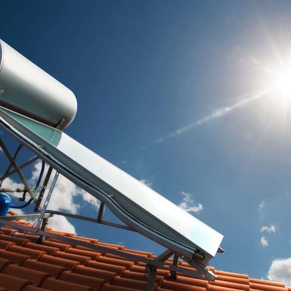 Ηλιακοί θερμοσίφωνες – επιδότηση: Αιτήσεις, ποσά, δικαιούχοι