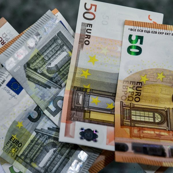Πάρτε τώρα 1.000 ευρώ με μια απλή αίτηση: Ποιοι είναι οι δικαιούχοι