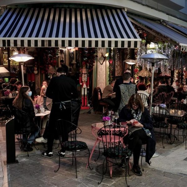 Χαμός με καφέ και εστιατόρια στην Ελλάδα: Αυτό που γίνεται είναι αδιανόητο