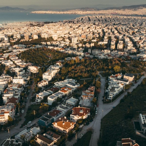 Το μεγάλο σκάνδαλο με τα σπίτια στην Ελλάδα: Έτσι μας κοροϊδεύουν όλους με τα ενοίκια και την αγορά