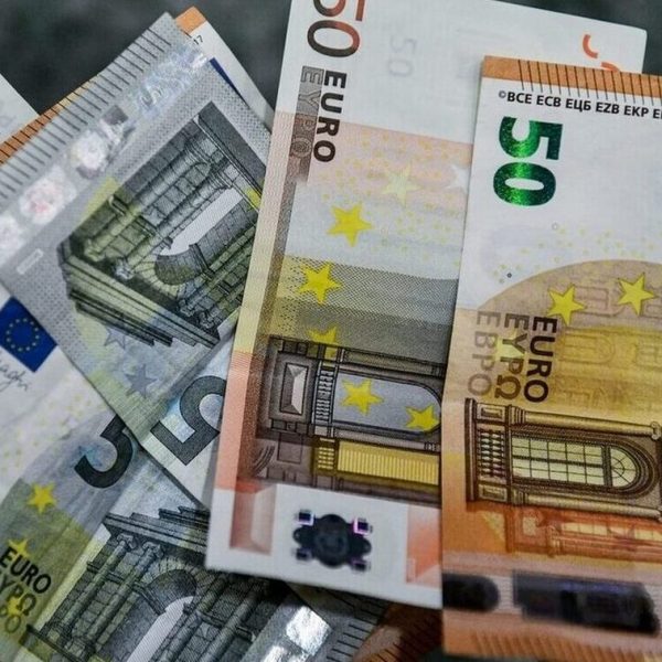 ΟΑΕΔ 2023: Ποιοι παίρνουν 300 ευρώ μπόνους – Όλοι οι δικαιούχοι