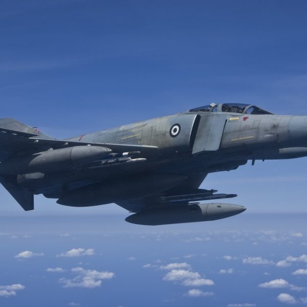 Πτώση F-4 Phantom: Αυτή είναι η αιτία της τραγωδίας – Θρήνος για τον Υποσμηναγό και αγωνία για τον κυβερνήτη
