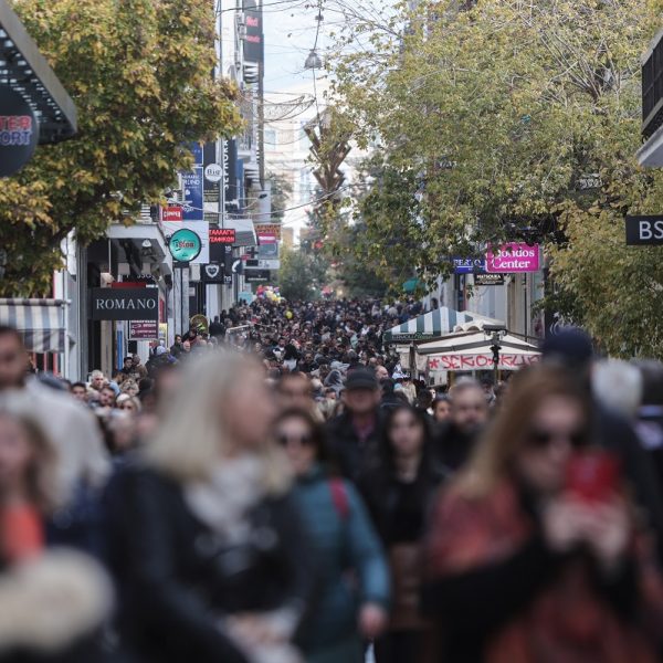 Την θυμάστε; Η παλιά μάρκα ρούχων που ξεπουλάει σαν τρελή στην Ελλάδα